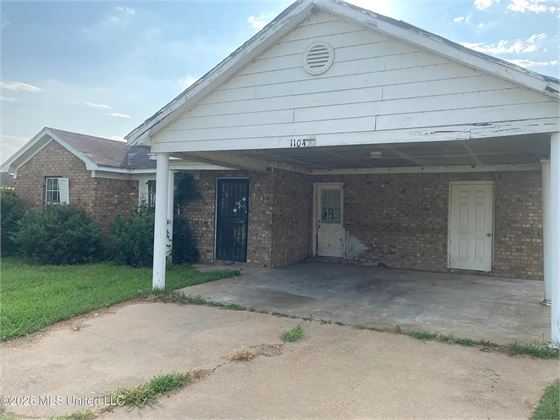 1104 Cloverleaf Cir, Robinsonville, MS 38664