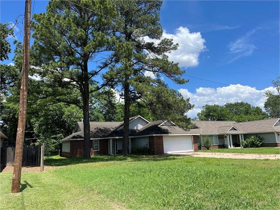 1005 SE 5th St, Wagoner, OK 74467