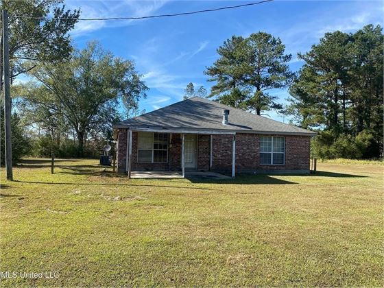 112 Pap Armstrong Rd, Wiggins, MS 39577