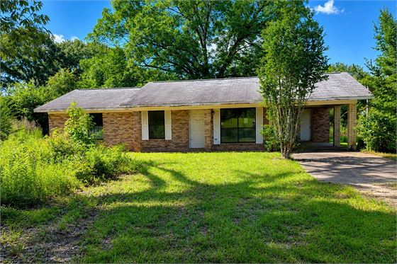 1520 Allman Trl SW, Bogue Chitto, MS 39629