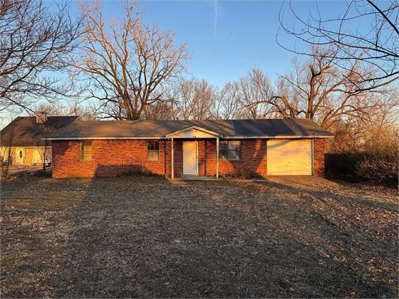 420 S Caney St, Copan, OK 74022